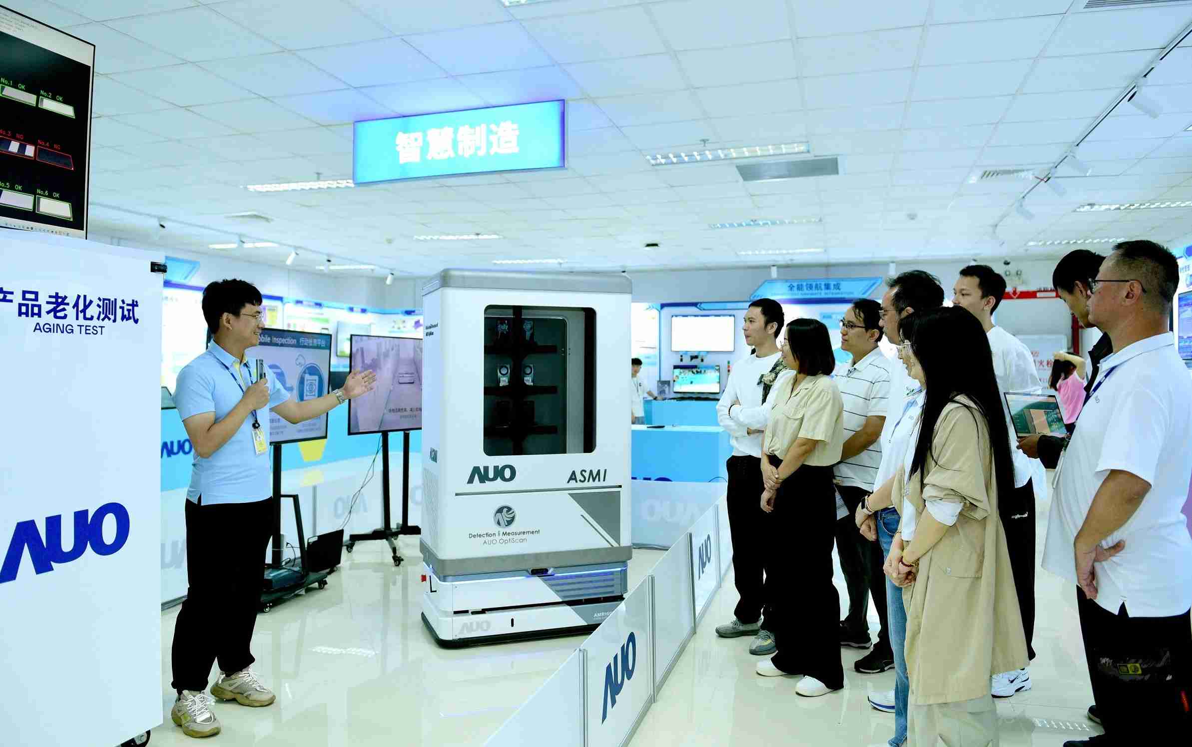 森林舞会厦门将5G+ABC技术串联生产管理全流程，，，打通研发、、、采购、、生管、、制程、、设备、、、质量等产品全生命周期制造流程，，，，完成数字化设计、、、、智慧供应链、、、、智能座舱、、、、全流程设备管理、、、、数据驱动优化、、、智慧在线检测、、智慧品管等自适应生产模式升级